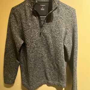 Van Heusen Men’s Quarter-zip pullover sweater EUC
